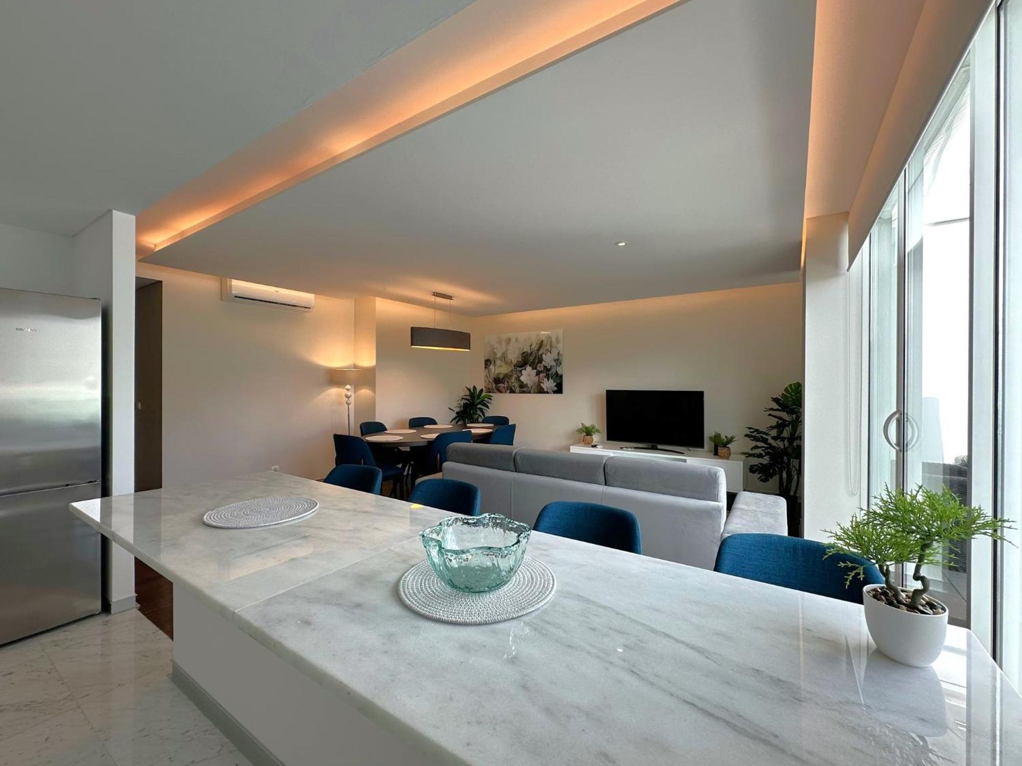 Luxury In The Center Apartment