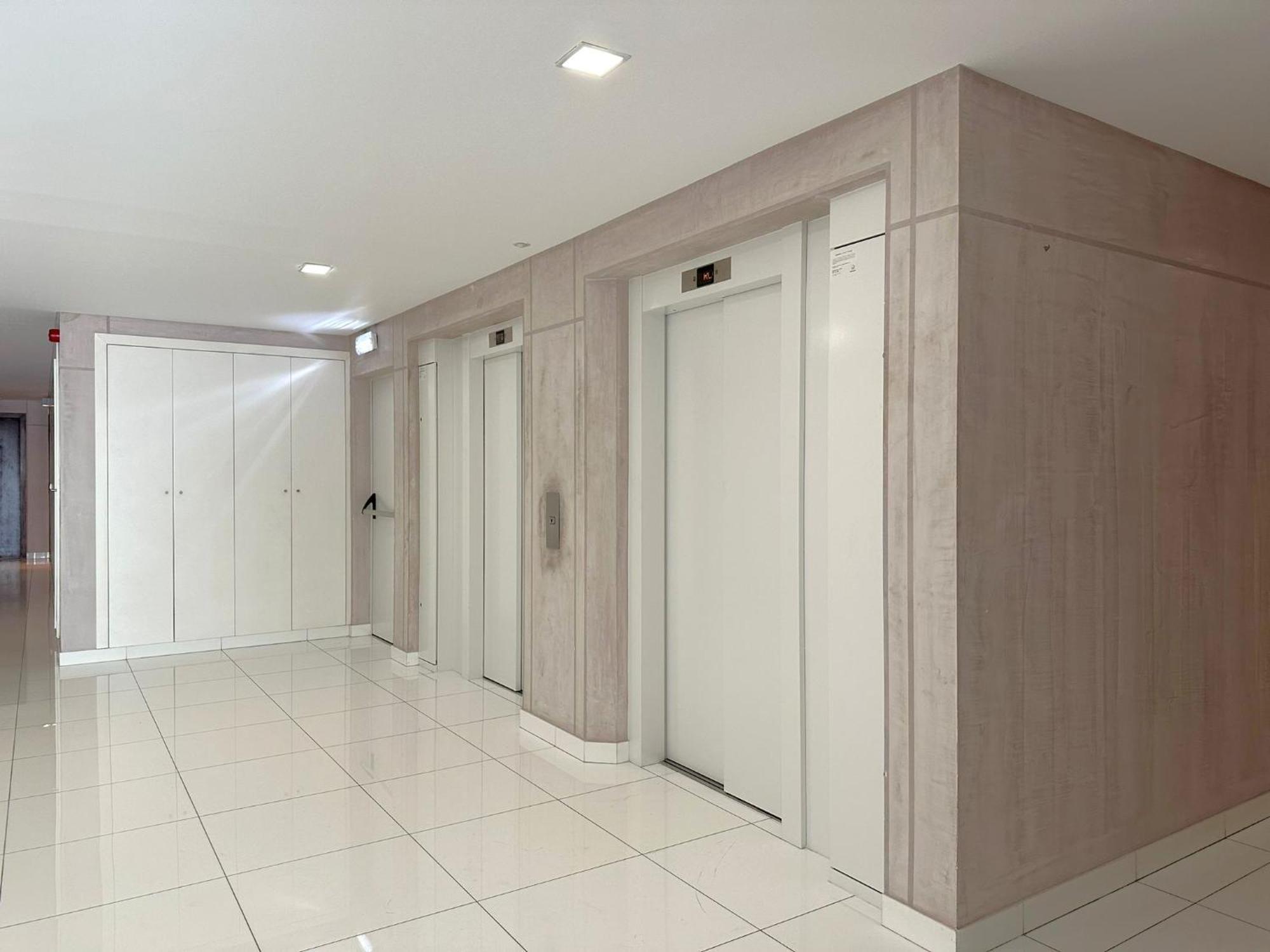 Luxury In The Center Apartment *