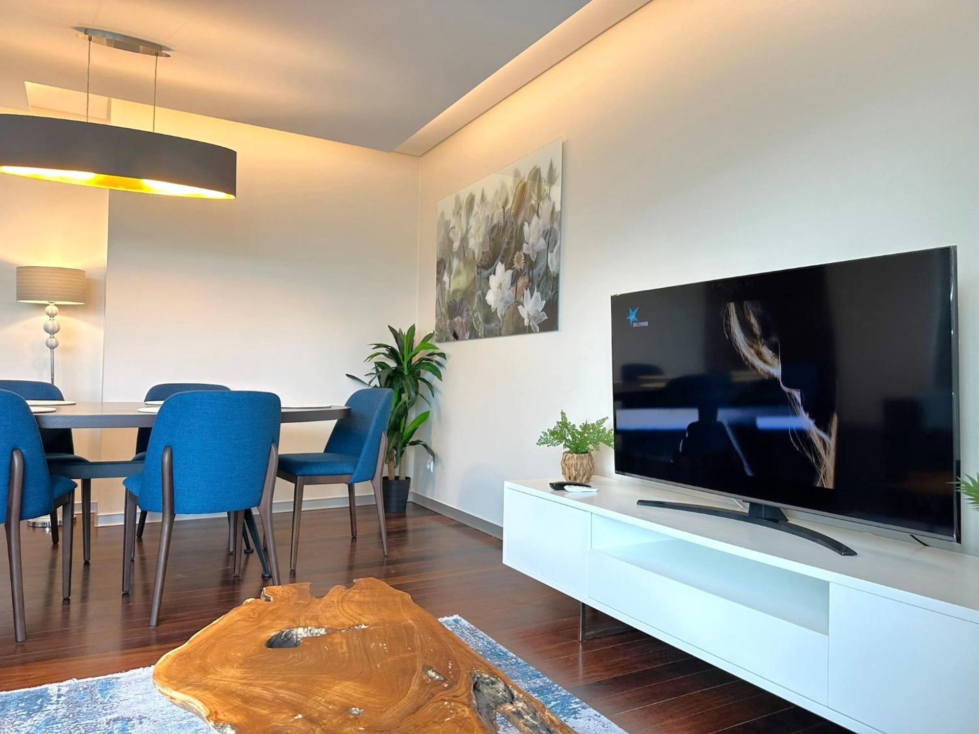 Luxury In The Center Apartment