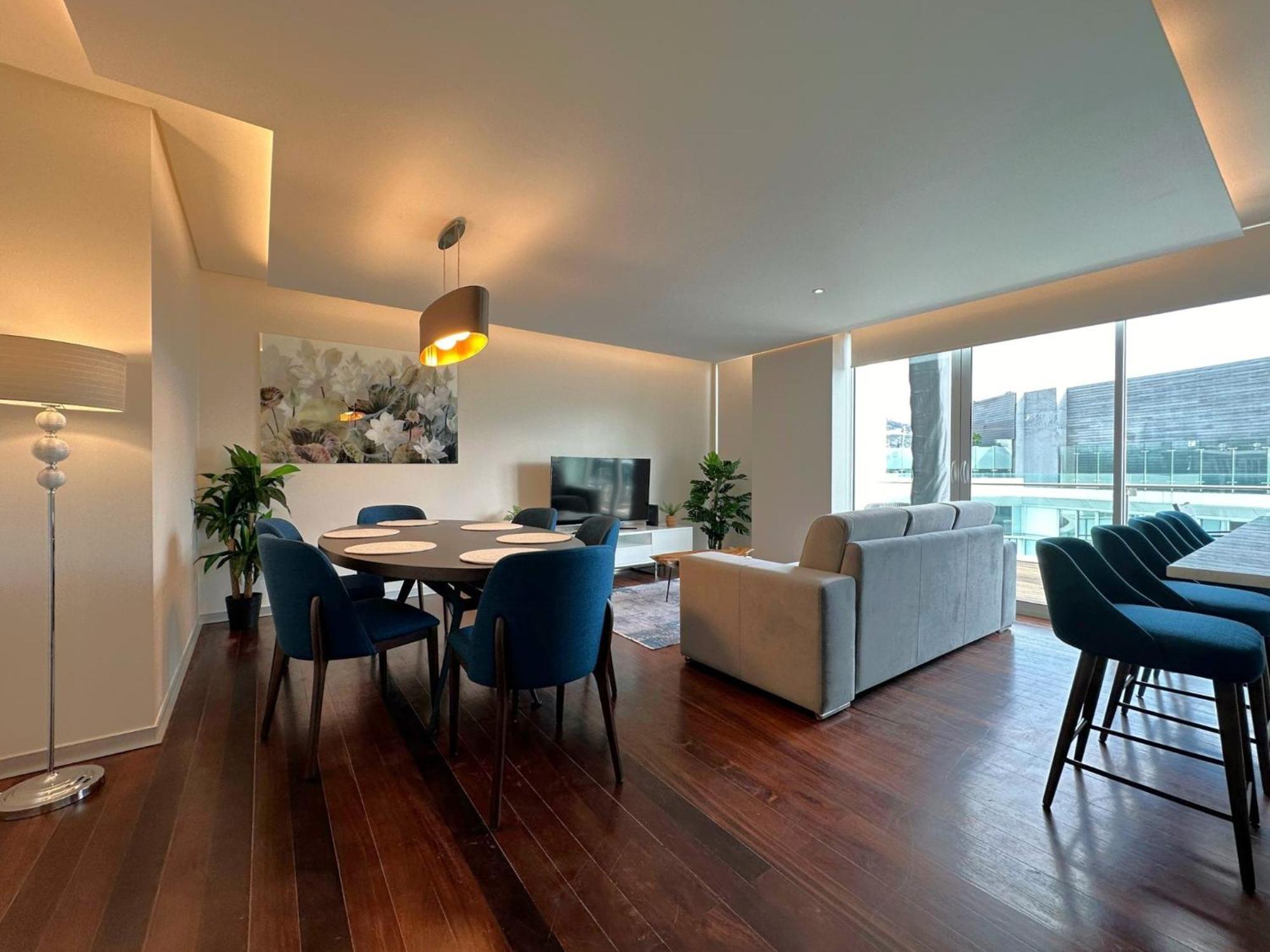 Luxury In The Center Apartment *