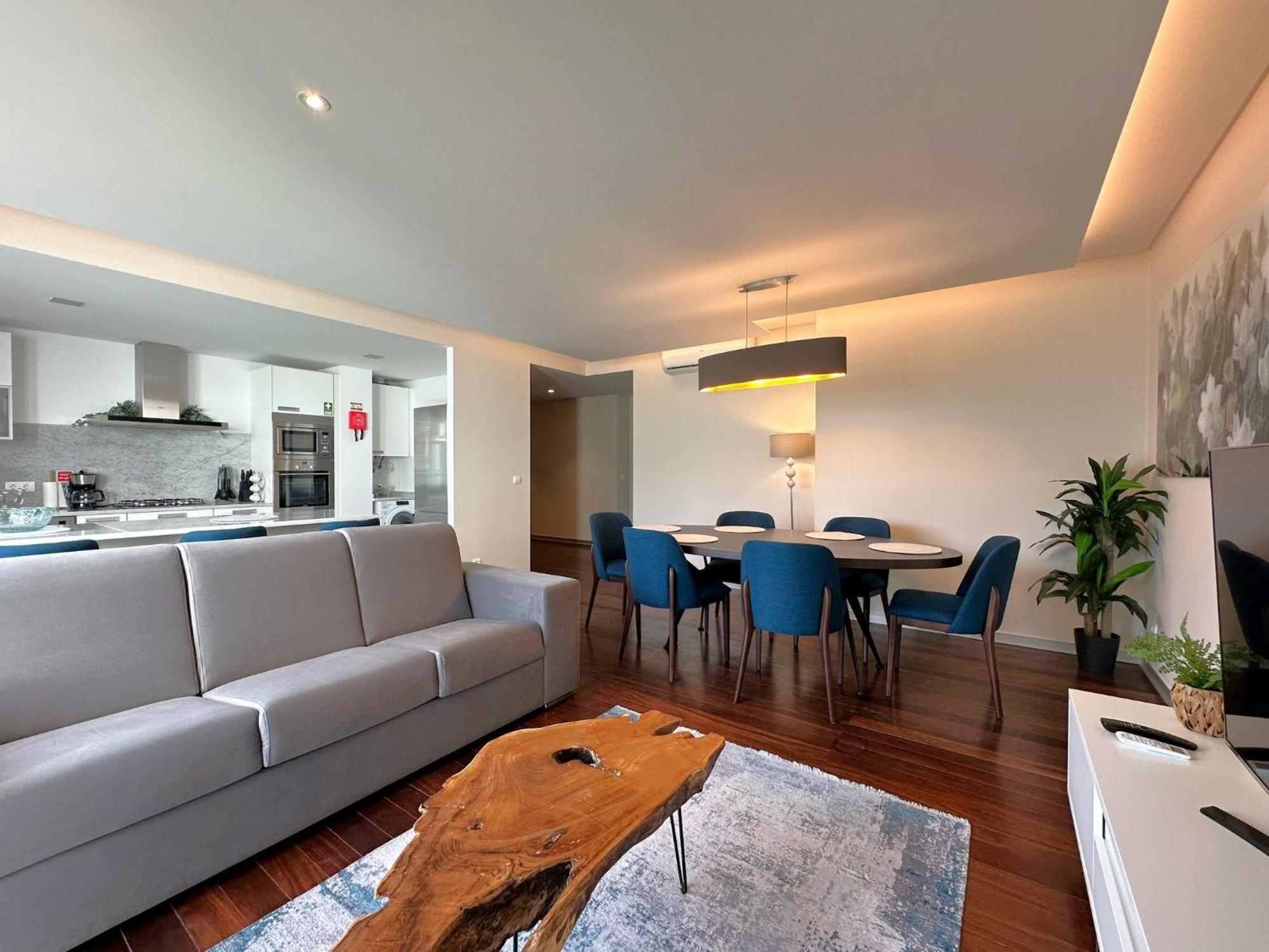 Luxury In The Center Apartment *